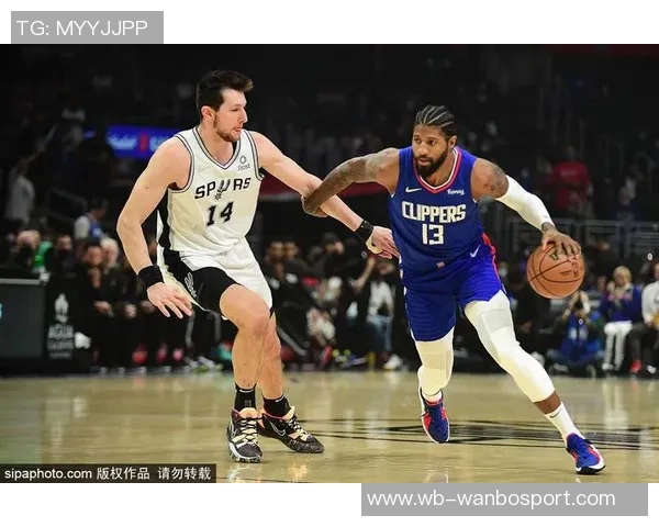 乔治状态低迷三分全失铁但末节发力独得10分助球队逆转胜利