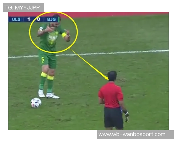 最后时刻U22国足角球争议鲍世蒙拔角旗杆遭黄牌处罚后幽默插回 最后时刻U22国足角球争议鲍世蒙拔角旗杆遭黄牌处罚后幽默插回