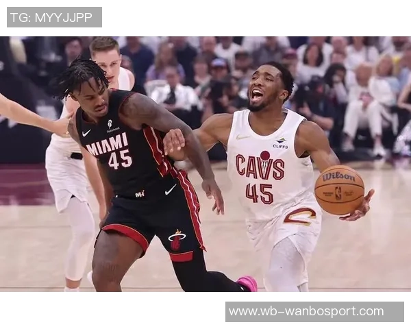 弗莱认为米切尔得分能力超韦德但韦德在综合表现上更胜一筹 弗莱认为米切尔得分能力超韦德但韦德在综合表现上更胜一筹