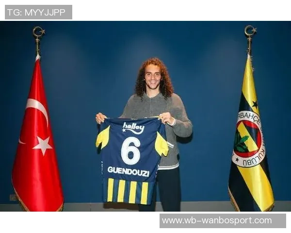 拉齐奥前锋卡斯特拉诺斯以3000万欧元转会加盟西汉姆