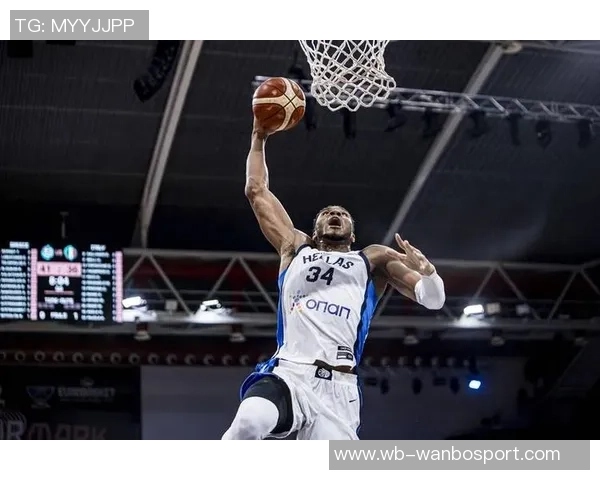 字母哥罚球全中空接暴扣绝杀全场砍下30分10板5助展现超级巨星风范