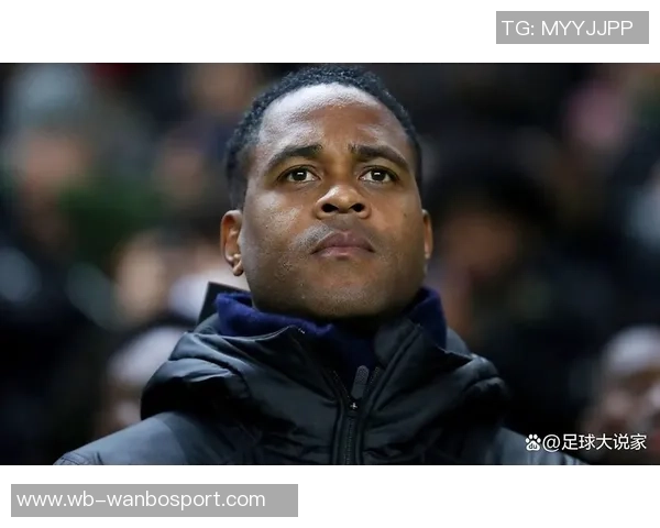 印尼主帅克鲁伊维特赛后情绪失控怒砸椅子眼眶泛红引发关注 印尼主帅克鲁伊维特赛后情绪失控怒砸椅子眼眶泛红引发关注